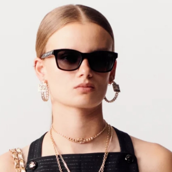 CHANEL POLARIZED SUNGLASSES AcetateBlack. Lenses:Gray,Polarized Ref.5484… - Picture 3 of 16